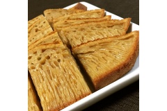 Du lịch An Giang thu hút du khách không chỉ bởi những địa điểm du lịch đẹp, thơ mộng mà còn có nét ẩm thực rất độc đáo. Sau đây, chúng tôi giới thiệu các bạn 4 món ăn vặt ở An Giang được làm từ cây thốt nốt được các khách du lịch tán thưởng.