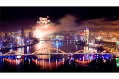 Hệ thống các địa điểm du lịch tại Đà Nẵng không chỉ đa dạng về loại hình — từ nghỉ dưỡng biển, du lịch tâm linh đến vui chơi giải trí đẳng cấp — mà còn gây ấn tượng bởi chất lượng dịch vụ và lòng hiếu khách. Đây chính là điểm đến hội tụ đầy đủ các yếu tố 