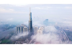 Từ đài quan sát LandMark 81 SkyView, bạn có thể ngắm toàn cảnh Sài Gòn và tham gia một số trò chơi công nghệ ảo.