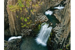 Iceland là một địa điểm du lịch được du khách yêu thích nhất. Đến Iceland ngắm cảnh thiên nhiên đẹp kỳ diệu là niềm khao khát nhiều du khách. Du lịch Iceland mang đến cho du khách nhiều trải nghiệm độc đáo.