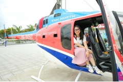 Quảnh Ninh vừa đưa vào khai thác hình thức tham quan Vịnh Hạ Long bằng trực thăng phục vụ khách du lịch. Tham quan Vịnh Hạ Long bằng trực thăng sẽ giúp du khách biết được vẻ đẹp hoành tráng, bao la của nó.