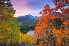 Tiếp tục hành trình “du lịch thế giới qua ảnh”, chúng tôi mời bạn tìm hiểu top 10 địa điểm du lịch ngắm mùa thu ở Mỹ được nhiều người Mỹ và khách du lịch yêu thích nhất