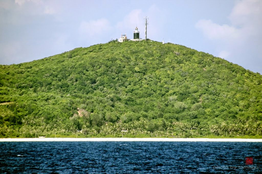 Núi Cấm ở Đảo Phú Quý